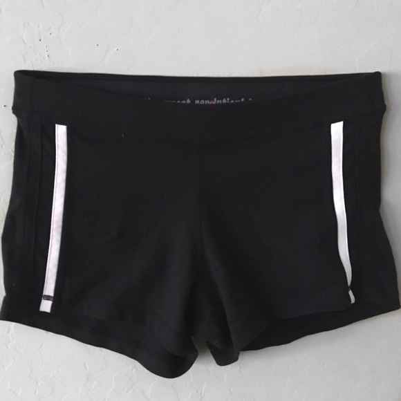 lululemon athletica Pants - LULULEMON BOOGIE ON II RACING STRIPE SHORTS SZ 6 lululemon athletica Pants - LULULEMON BOOGIE ON II RACING STRIPE SHORTS SZ 6